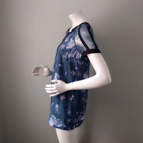 Elizabeth & James Floral Sheer Sleeve Tunic Blouse - Picture 3 of 4